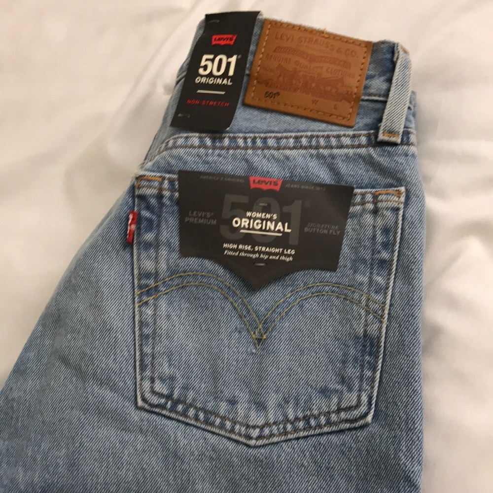 Levi’s jeans new with tags 😍🥰